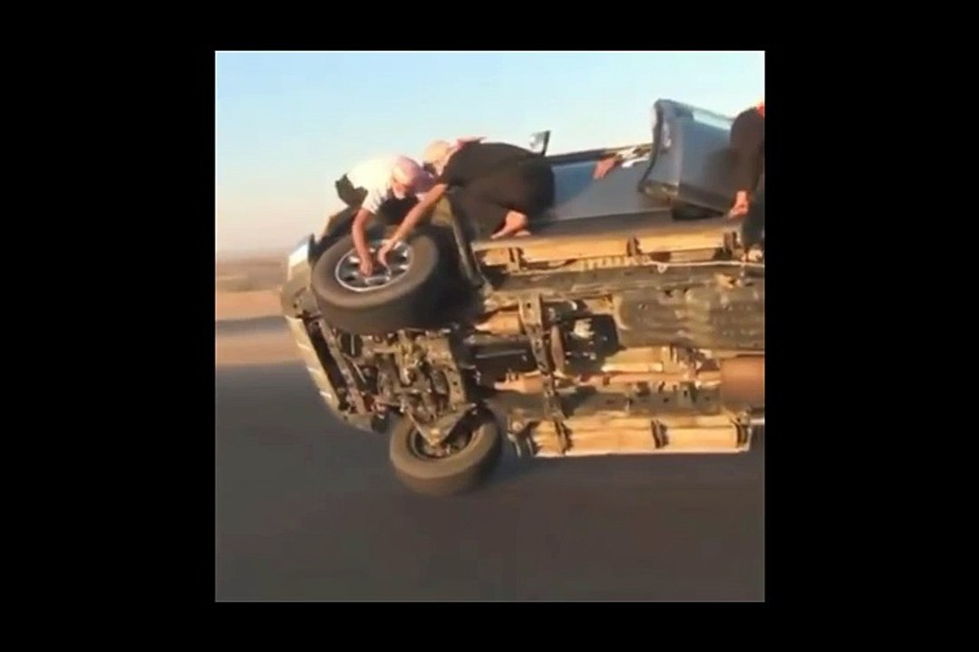 Car Stunts l Changing Tyre's while Driving l Shocking Video