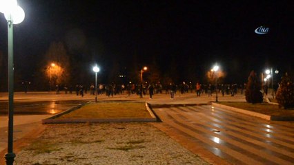 Biletli taraftar salona giremedi, polis TOMA ile müdahale etti