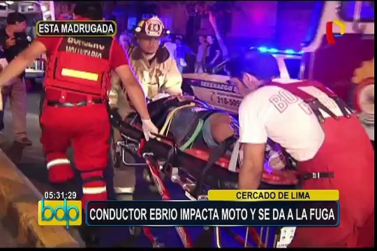 Cercado de Lima: conductor aparentemente ebrio impacta contra moto