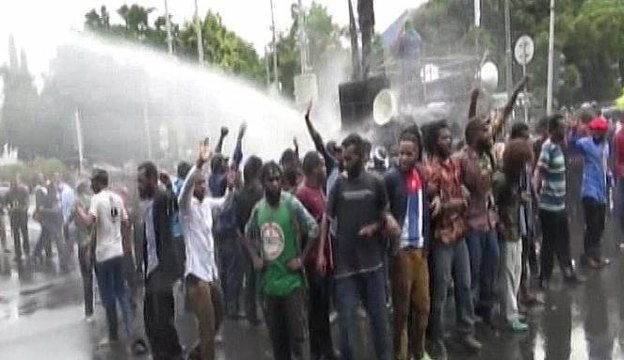 Ricuh Demonstrasi Puluhan Mahasiswa Pro Papua Merdeka