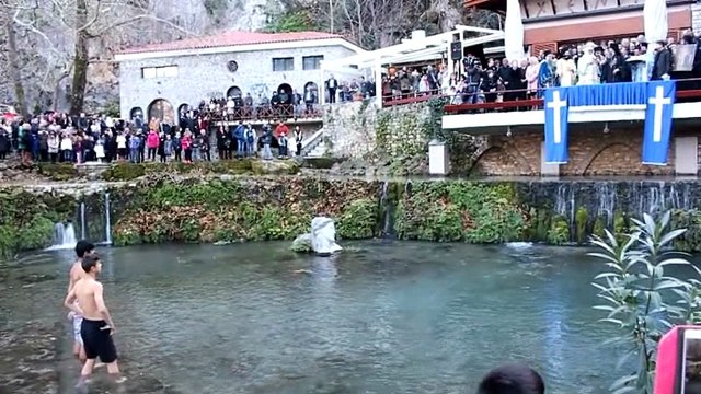 Ο αγιασμός των υδάτων στην Κρύα