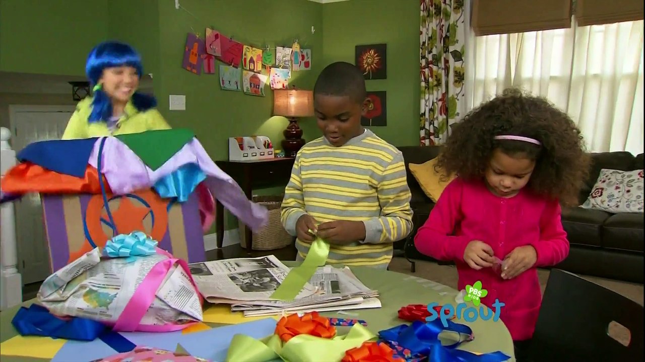 Sprout's Super Sproutlet Show - Green - Newspaper Wrapping Paper 1080i ...