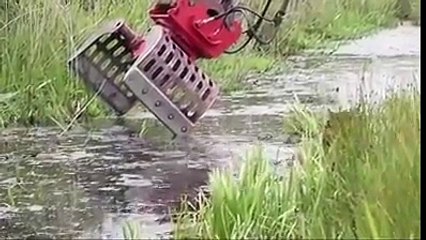 ينقذ الحصان من الغرق بكل شجاعة  رائع حقاً