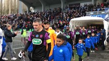 Entrée des joueurs sur le terrain du stade Louis Dior