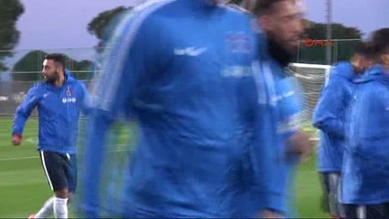 A Milli Takım Teknik Direktörü Lucescu, Trabzonspor'un Antrenmanını Ziyaret Etti