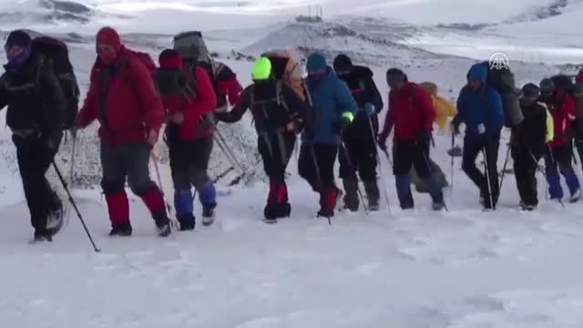 Sarıkamış Şehitleri Anılıyor - Allahuekber Dağı'na Zirve Tırmanışı Tamamlandı