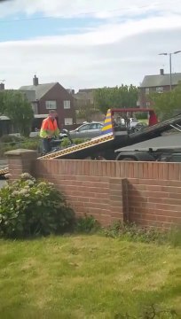 Mais que font ces dépanneurs... Débiles ou bien???