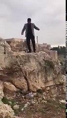 SANLIURFA'DA KALEDEN RESIM CEKERKEN UCURUMDAN DUSEN ADAM. - YouTube