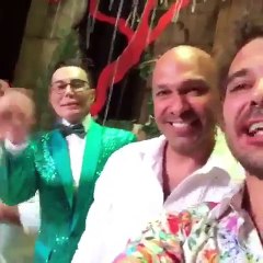 Pedro y elenco y un saludo especial para Emilio