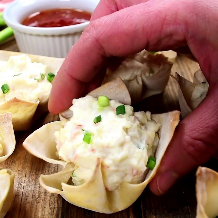 Crab Rangoon Wonton Cups