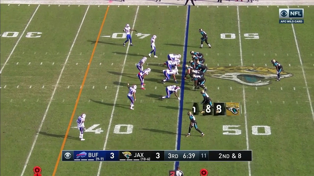 Blake Bortles rips it to Marcedes Lewis off play-action for 16 yards