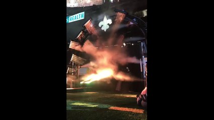 New Orleans Saints get hyped for playoff game as they run out of the tunnel