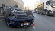 Maslak'ta Lüks Otomobil Takla Attı: 1 Yaralı