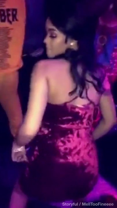 Ce gars ne s'attendait pas à ça avec cette meuf... La tête qu'il fait!