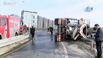 Bakırköy Sahil yolunda beton mikseri devrildi