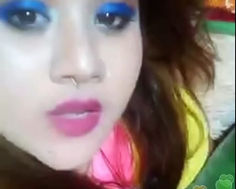 টুনটুনি আদ্রিতার লাইভে । মাতলামি চুমা চুমি সাইজ কত বলে দিলেন । সব দেখিয়ে দিলেন লাইভে