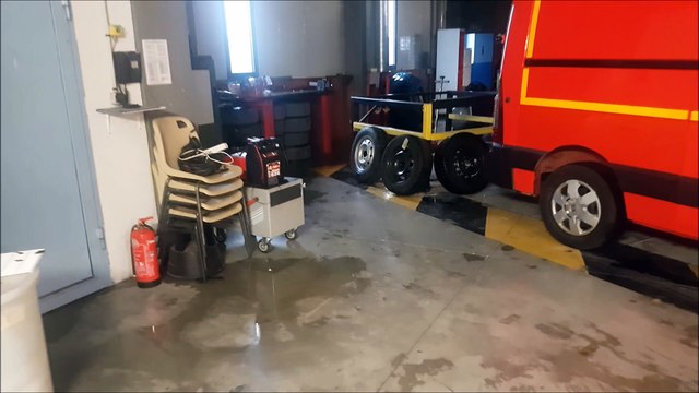 Les pompiers de Saint-Geniès-de-Malgoirès dénoncent l'état miteux de leur établissement dans une vidéo insolite