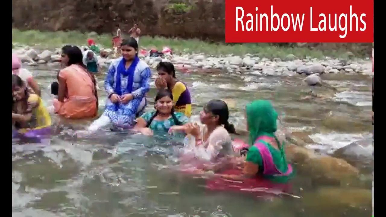 HIMMAT SINGH Ramnagar kosi me Snan karte hue