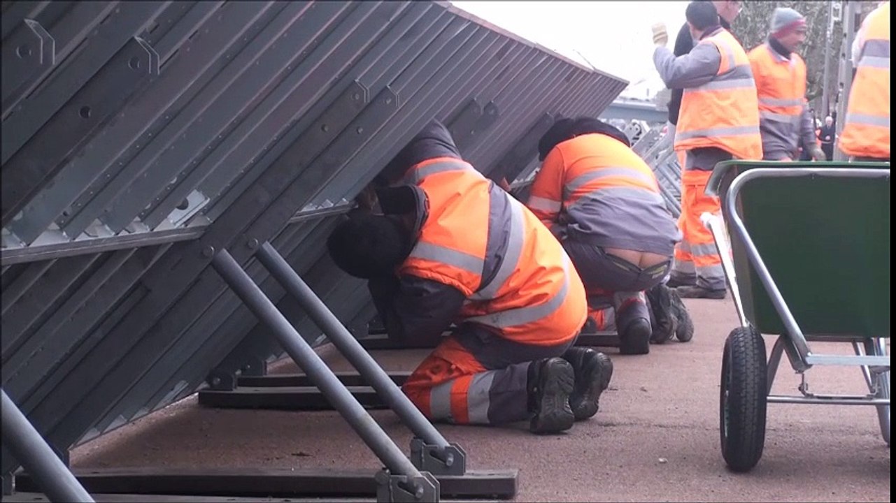 Installation du mur anti-crues à Chalon-sur-Saône