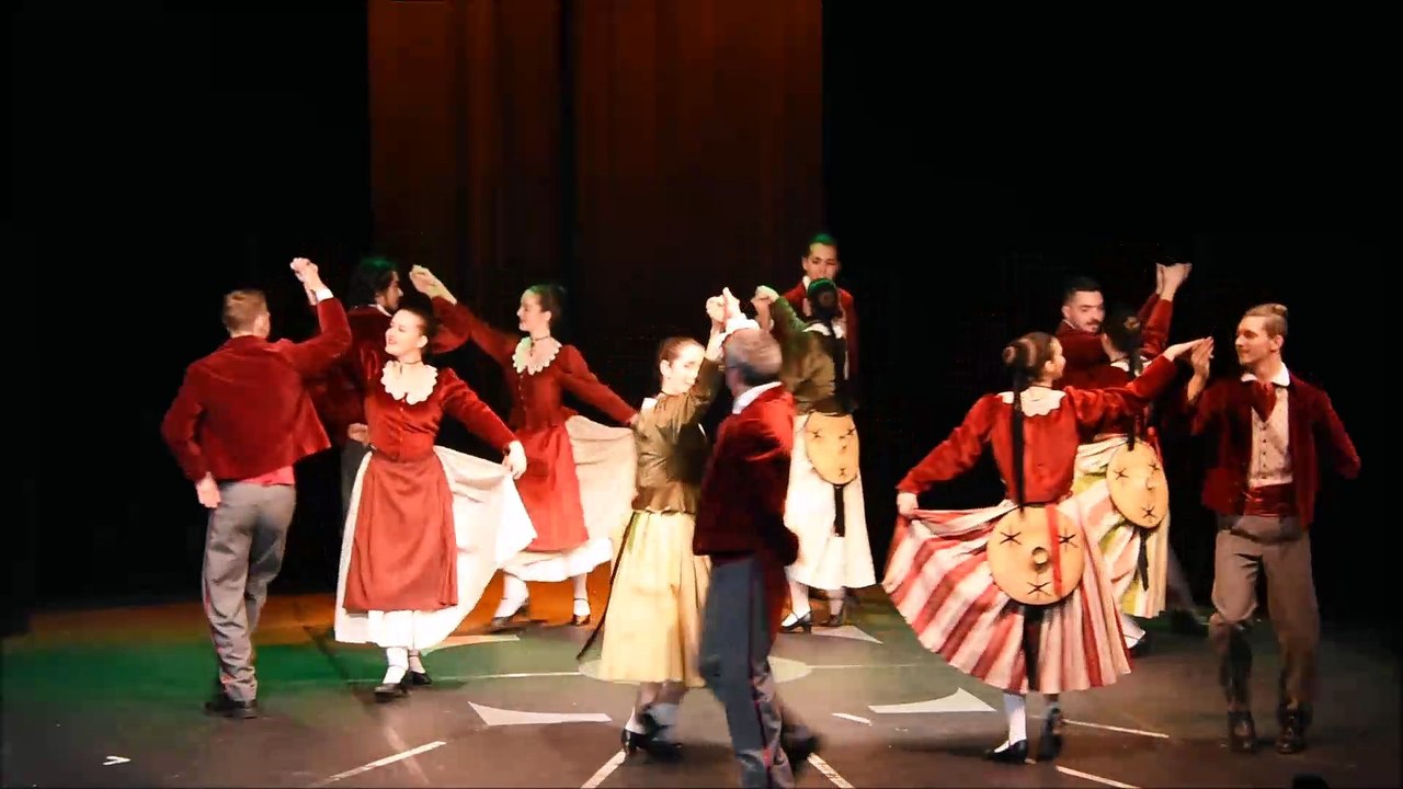 Extraits du spectacle "En Piste" par le groupe folklorique "Nice La Belle" - 3/5