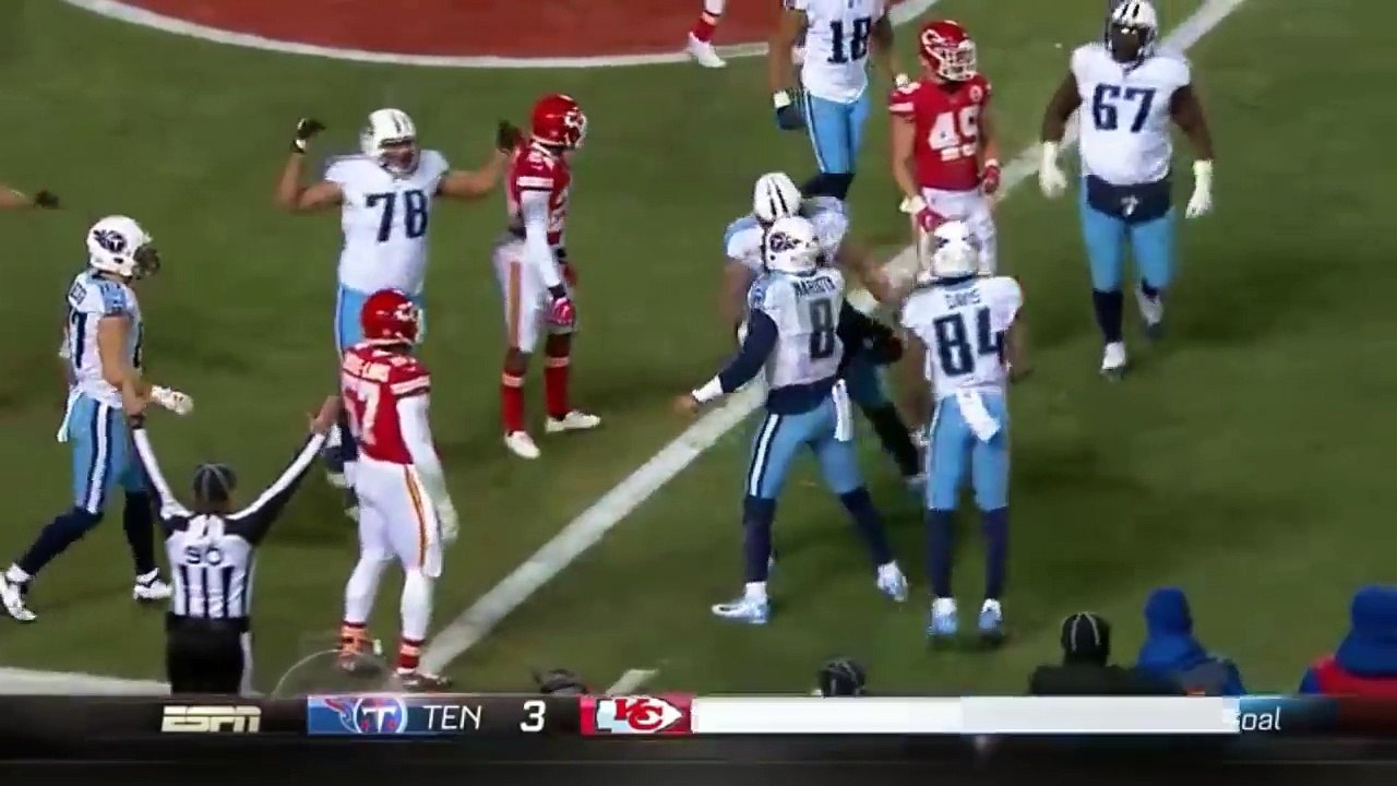 Il réalise un Touchdown en rattrapant sa propre passe !