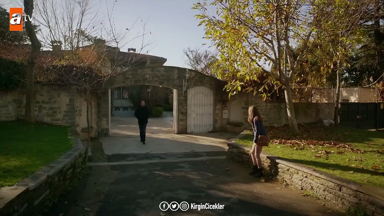 Tuna yüzünden kavga eden Cemre ve Serkan! - Kırgın Çiçekler 104.Bölüm