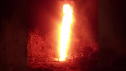 송유관에서 30m 불기둥 치솟아...곳곳에서 화재 / YTN