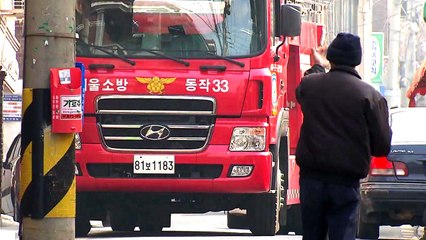 소방차 진입 방해 불법주정차 강제로 치운다 / YTN