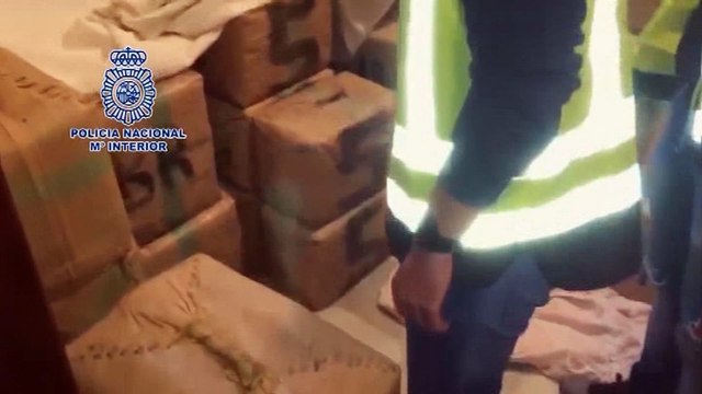 La Policía interviene 3.000 kilos de hachís y dos armas