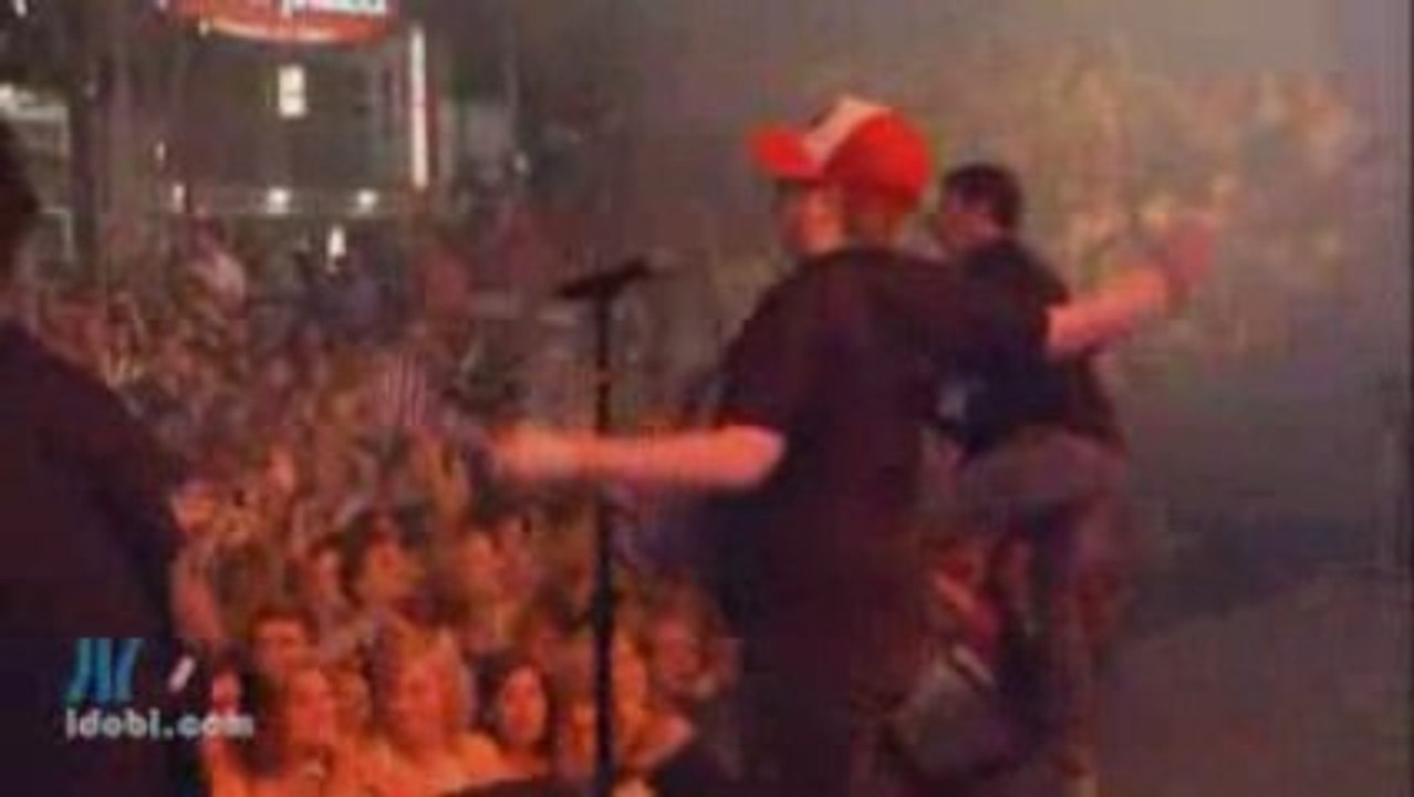 Fall out Boy - Sugar we're going down & dance,dance