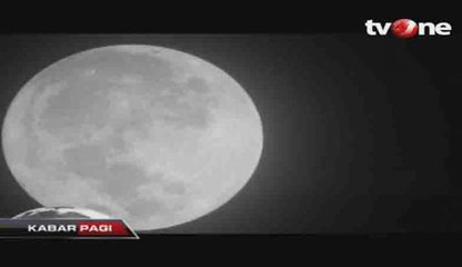 Ratusan Warga Saksikan Fenomena Supermoon di Manado Skyline