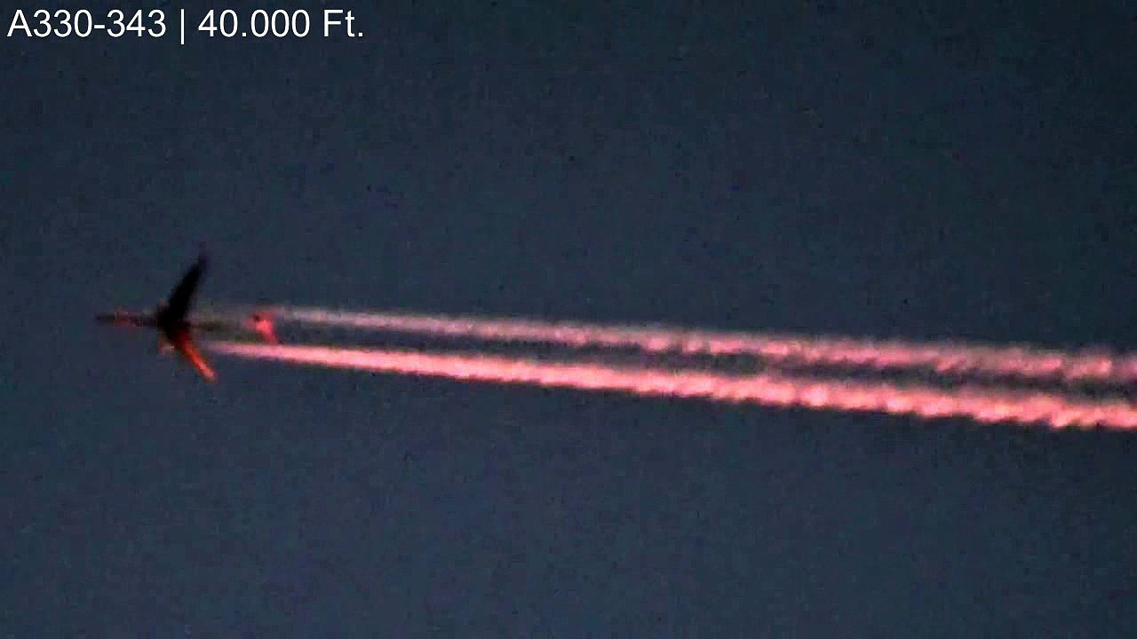 Contrails Airplane A330 at 40,000 feet