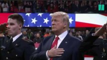 Donald Trump a-t-il oublié les paroles de l'hymne national pendant ce match?