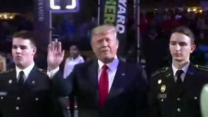 Trump hué à un match de football américain