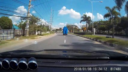 transport de tonneaux en plastique FAIL