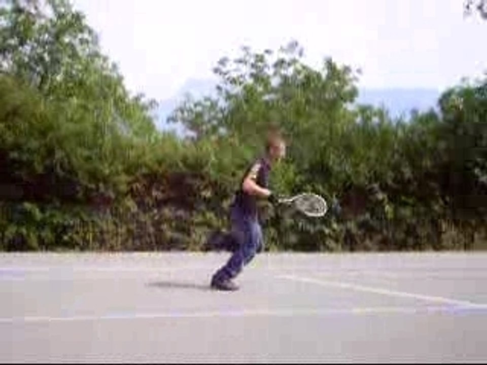 TENNiS