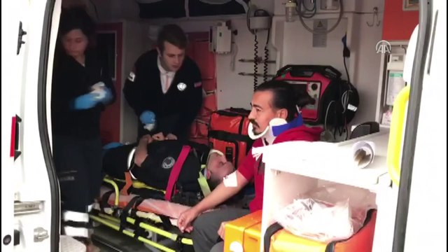 Polis aracına otomobil çarptı: 2 yaralı - KIRIKKALE