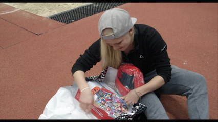 E-TV Sport et Nintendo souhaitent un joyeux noël à la skeletonneuse Kim Meylemans