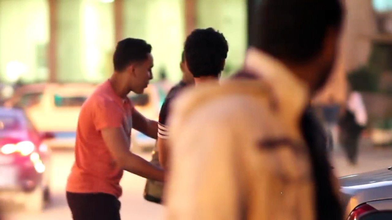 مقلب "امك اسمها ايه؟ "...