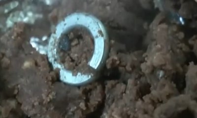 Warga SD di Jepara Temukan Baut di Jajanan Cokelat