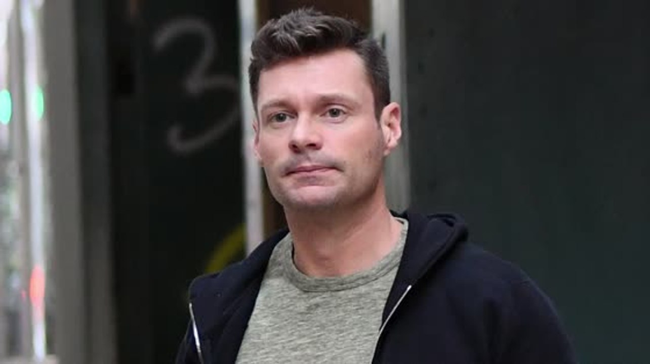 Ryan Seacrest Slammed for Behavior on Red Carpet