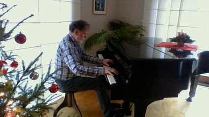 Three traditional Christmas Songs, alternated with Louis Armstrong's 'What a wonderful world', 2017-2018
