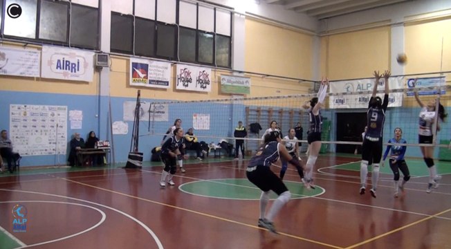 Aversa (CE) - L'Alp Airri batte 3 a 0 la Volley Ball 70 (06.01.18)