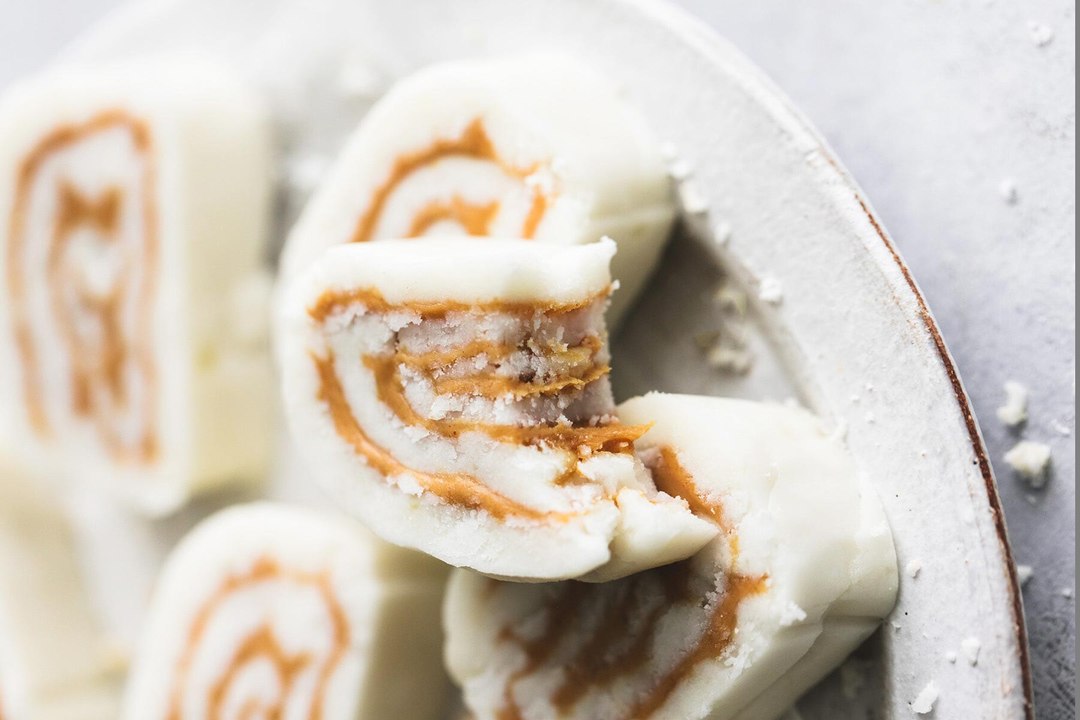 3 INGREDIENT NO BAKE CHRISTMAS CANDY