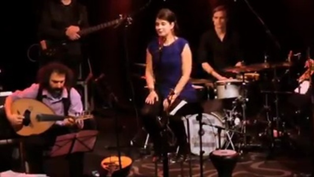 Yağmur yağar taş üstüne - Özlem Bulut yorumuyla