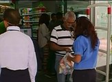Gobierno venezolano ordena bajar precios en supermercados