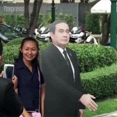 Thaïlande: le Premier ministre remplacé par son double en carton