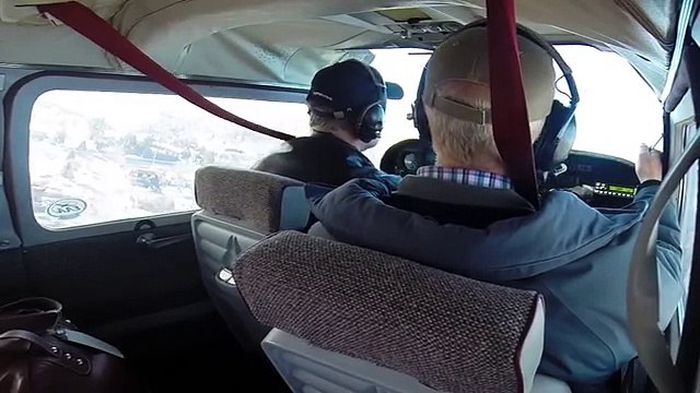 Une oie se crashe à travers la vitre de cet avion de tourisme