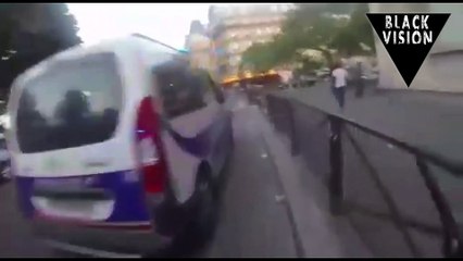 (Choc) En plein Paris, un jeune homme prend feu à cause d'une bavure policière