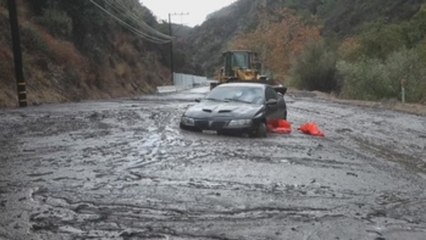 Al menos cinco muertos en California a causa de riadas y deslaves
